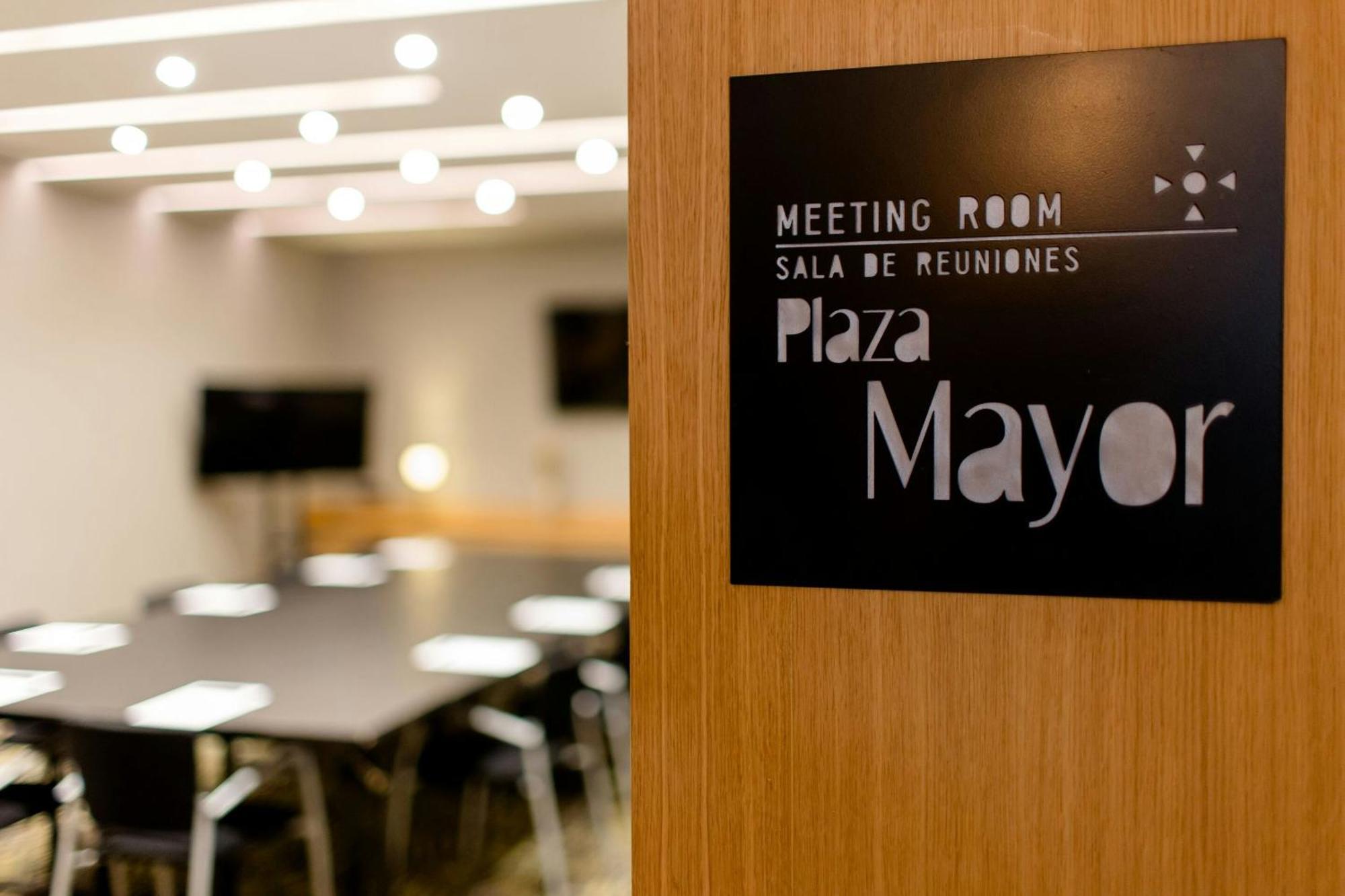 Motel One Madrid-Plaza De Espana — Foto’s 1